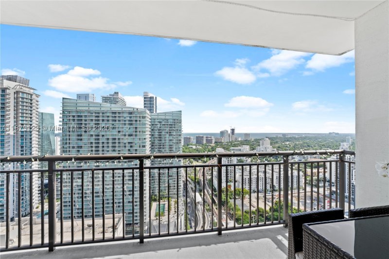 Alquiler de apartamento en Nine at Mary Brickell Village 3304