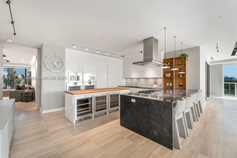 Comprar apartamento no Ritz-Carlton Residences Miami Beach 512