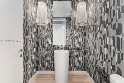 Comprar apartamento no Ritz-Carlton Residences Miami Beach 512