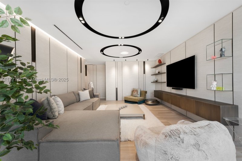 Comprar apartamento no Ritz-Carlton Residences Miami Beach 512