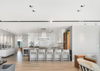 Comprar apartamento no Ritz-Carlton Residences Miami Beach 512