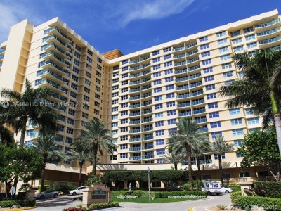 Alquiler de apartamento en The Wave Condo 336