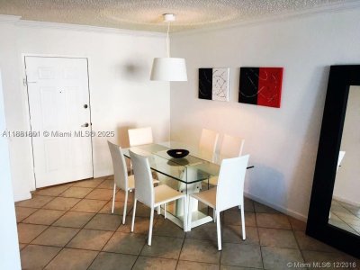 Alquiler de apartamento en The Wave Condo 336