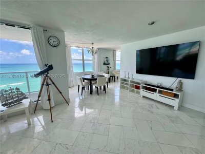 Aluguel de apartamento no Aquarius Towers 1204S