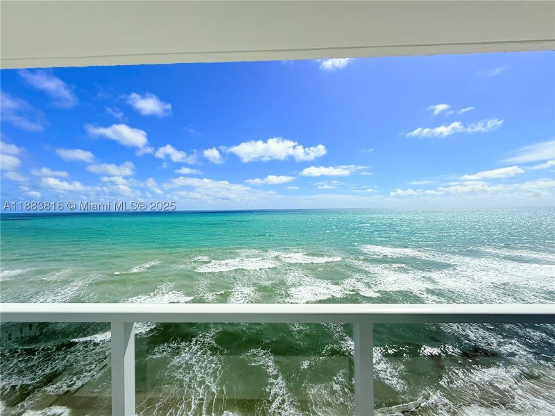 Apartment for rent at Aquarius Towers 1204S