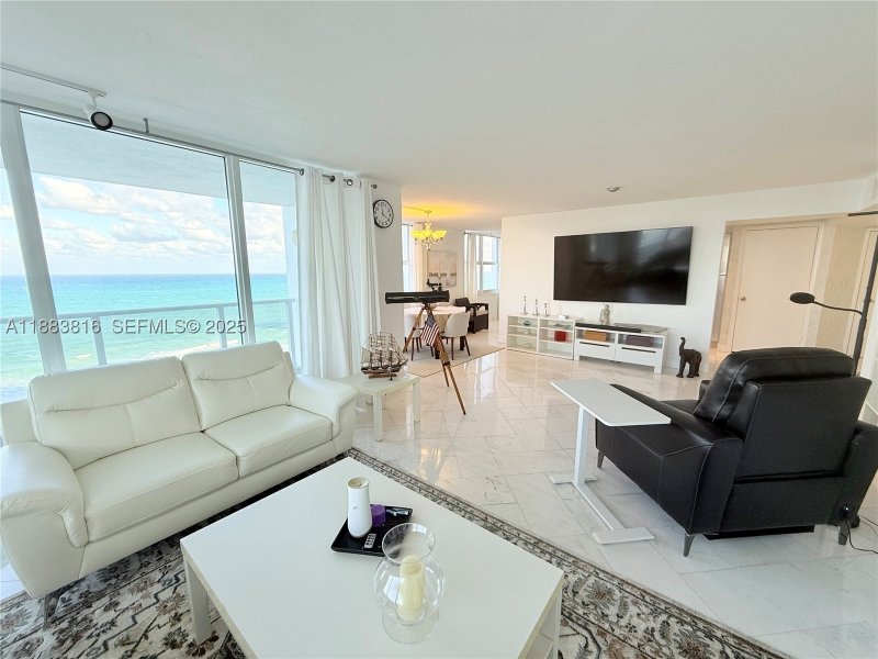 Apartment for rent at Aquarius Towers 1204S