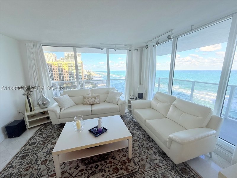 Apartment for rent at Aquarius Towers 1204S