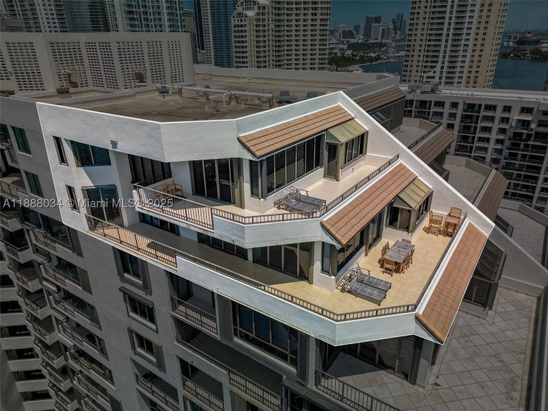 Comprar apartamento en Brickell Key One UPH-03