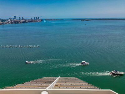 Comprar apartamento en Brickell Key One UPH-03