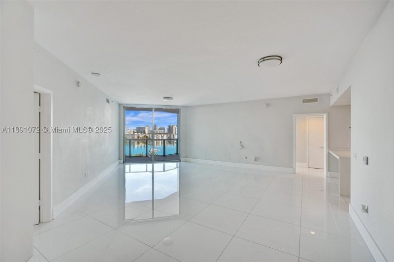 Comprar apartamento en Marina Palms Yacht Club 708