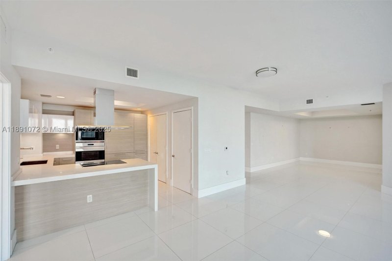 Comprar apartamento en Marina Palms Yacht Club 708
