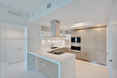 Comprar apartamento en Marina Palms Yacht Club 708