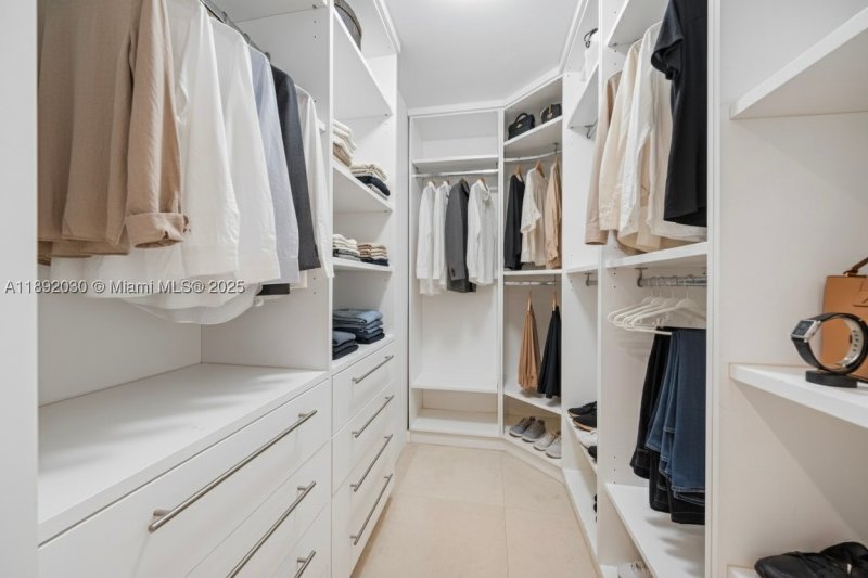 Comprar apartamento en Akoya 2901