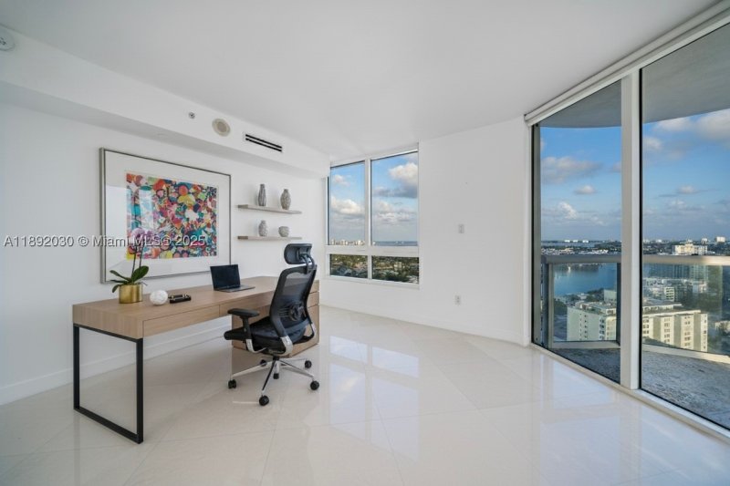 Comprar apartamento en Akoya 2901