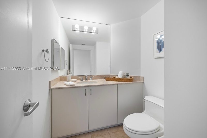 Comprar apartamento en Akoya 2901