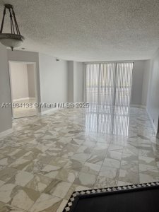 Comprar apartamento en Mystic Pointe 600 802