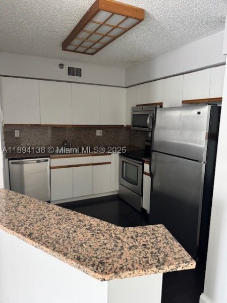 Comprar apartamento en Mystic Pointe 600 802