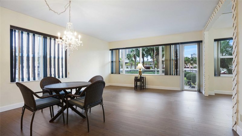 Condo for sale at Coral Ridge Towers South 109