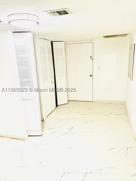 Condo for sale at Winston Towers MO-3