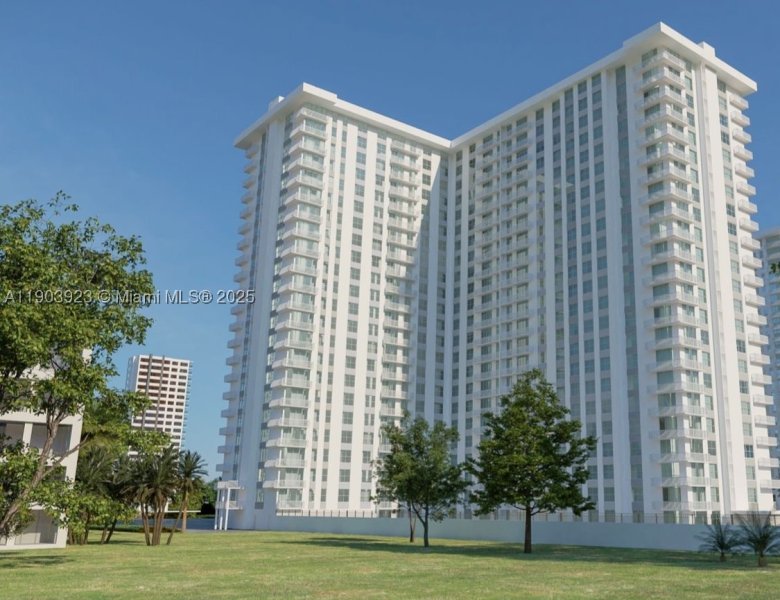 Condo for sale at Winston Towers MO-3