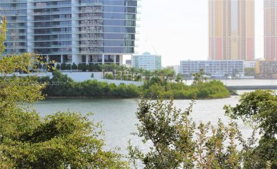 Aluguel de apartamento no Village by the Bay 12409