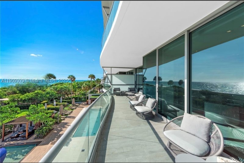 Condo for sale at FENDI Chateau Residences 304