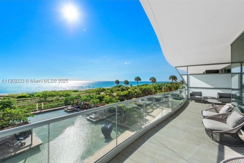 Condo for sale at FENDI Chateau Residences 304