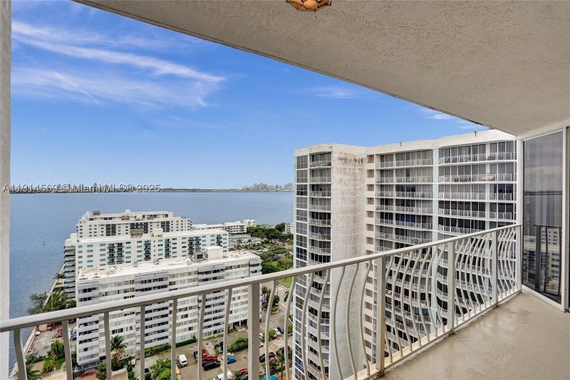 Comprar apartamento en Grandview Palace 2421