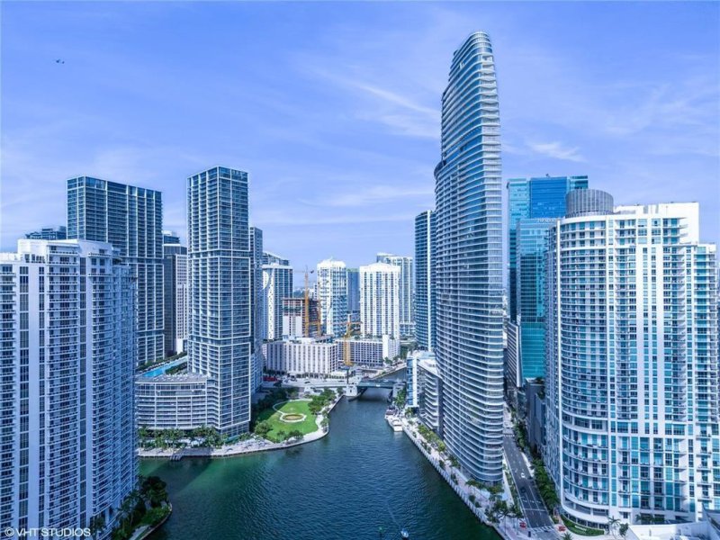 Comprar apartamento en Aston Martin Residences 2508