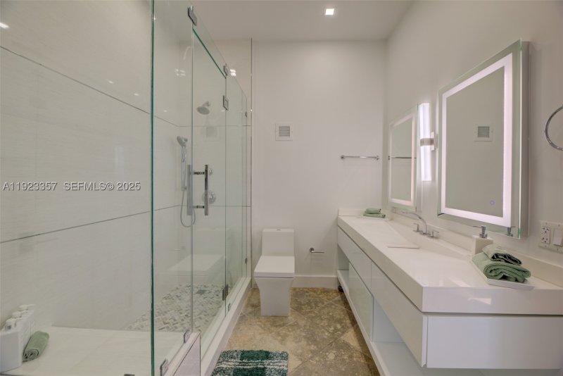Apartment for rent at Sea Air Towers PH02