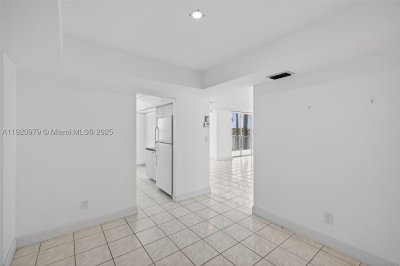 Comprar apartamento en Admirals Port Condos 216E