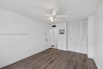 Comprar apartamento en Admirals Port Condos 216E