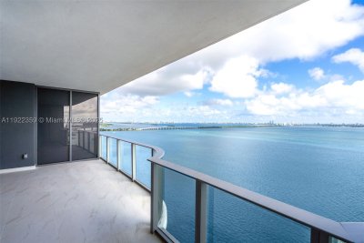 Comprar apartamento no Aria Reserve Miami 2003