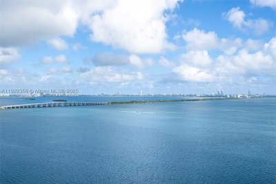 Comprar apartamento no Aria Reserve Miami 2003