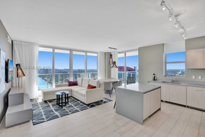Hyde Beach House Apt #R1108