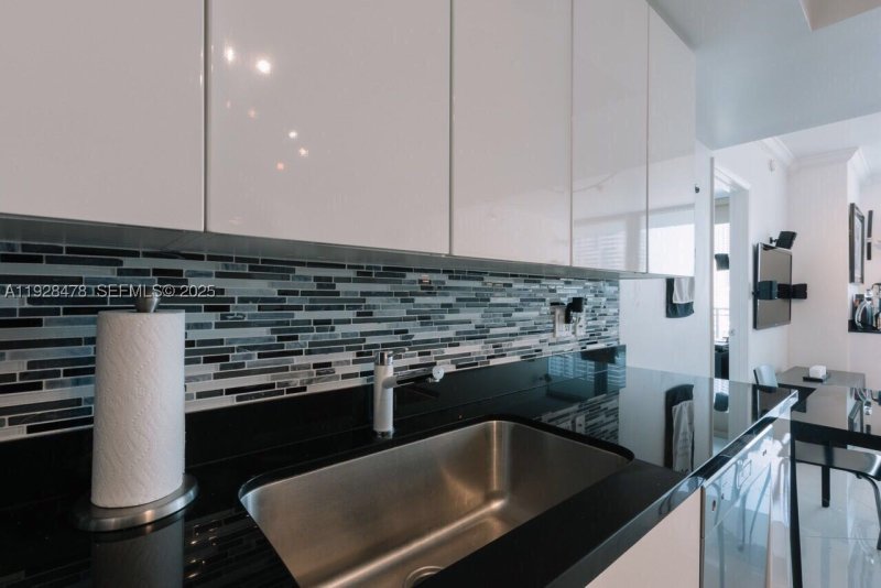 Comprar apartamento en Mint at Riverfront 1512