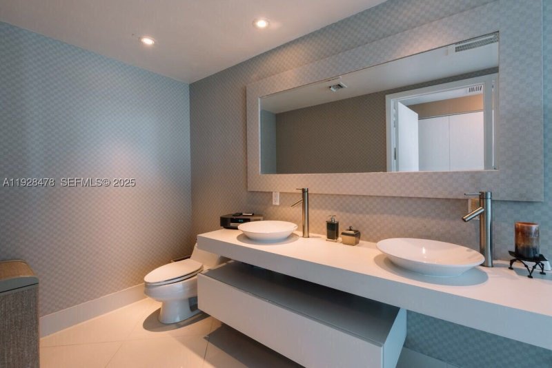 Comprar apartamento en Mint at Riverfront 1512