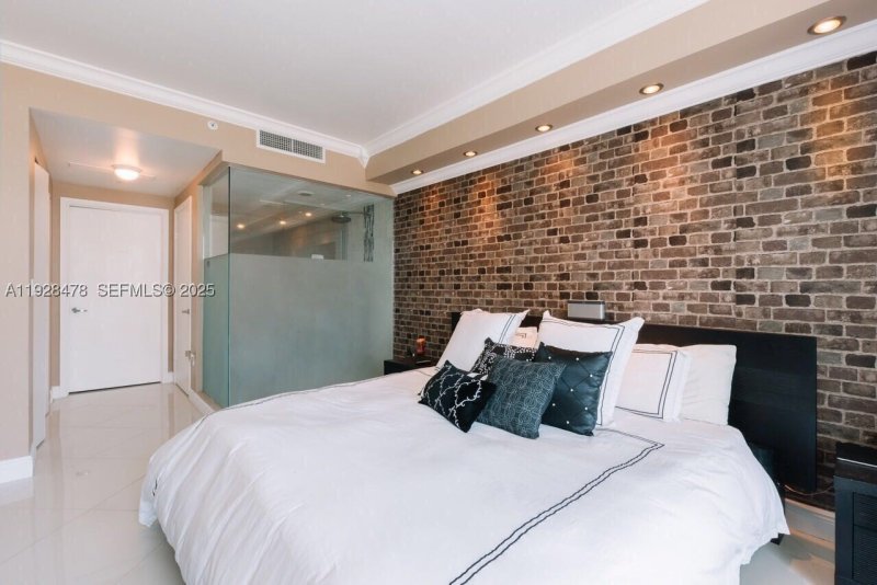 Comprar apartamento en Mint at Riverfront 1512