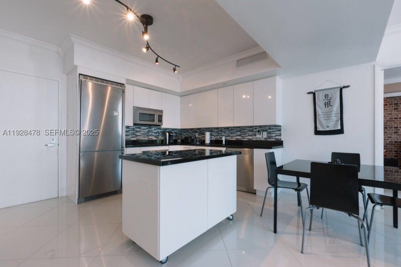 Comprar apartamento en Mint at Riverfront 1512