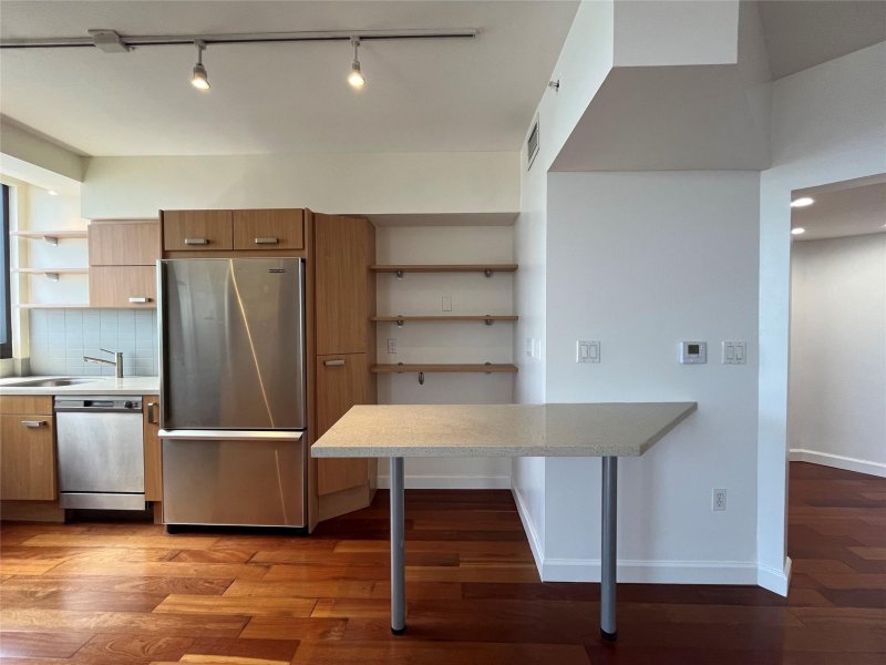 Condo for sale at Waverly 3404