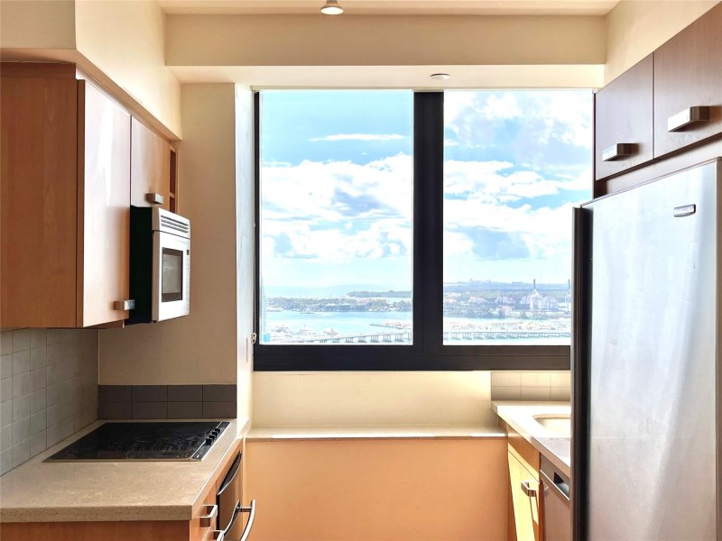Condo for sale at Waverly 3404
