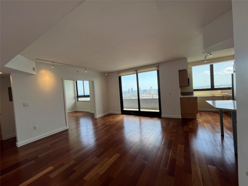 Condo for sale at Waverly 3404