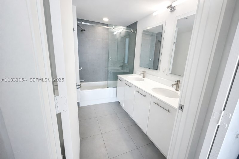 Comprar apartamento en Mint at Riverfront 1408