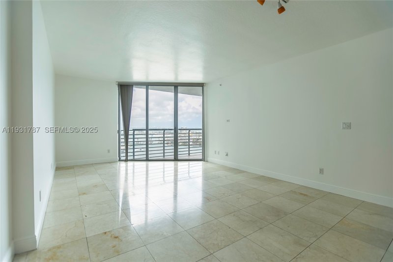 Comprar apartamento en One Miami West Tower 2710