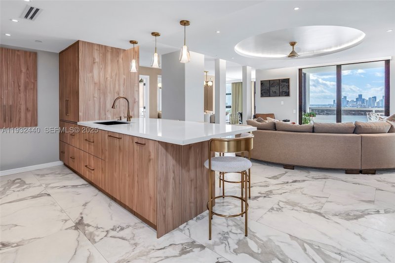 Condo for sale at Nine Island Avenue 2104