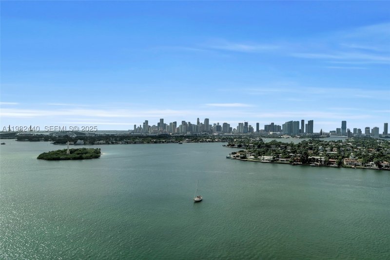 Condo for sale at Nine Island Avenue 2104