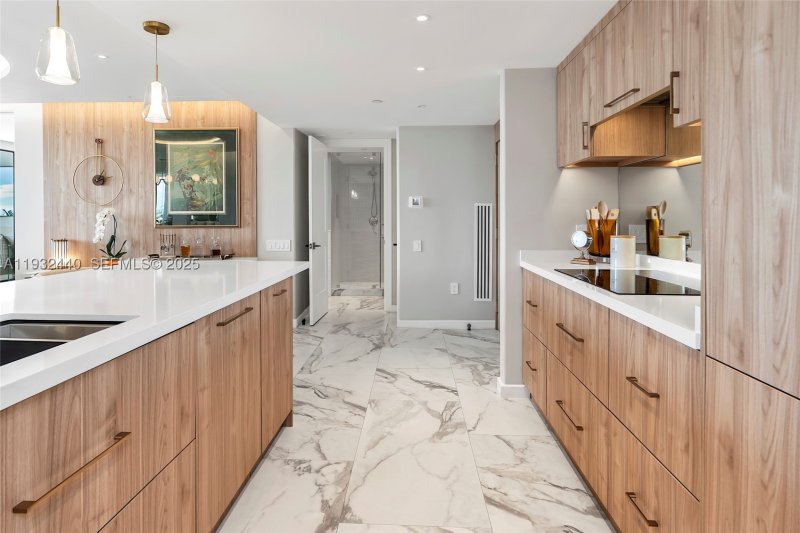 Condo for sale at Nine Island Avenue 2104