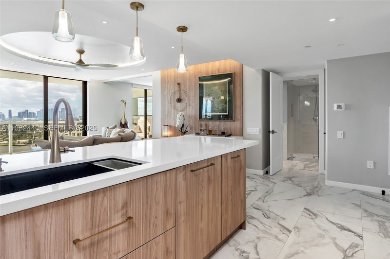 Condo for sale at Nine Island Avenue 2104
