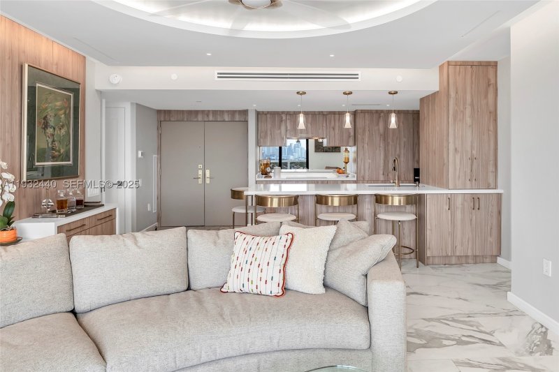 Condo for sale at Nine Island Avenue 2104