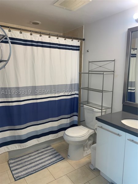 Condo for sale at The Ivy 1211